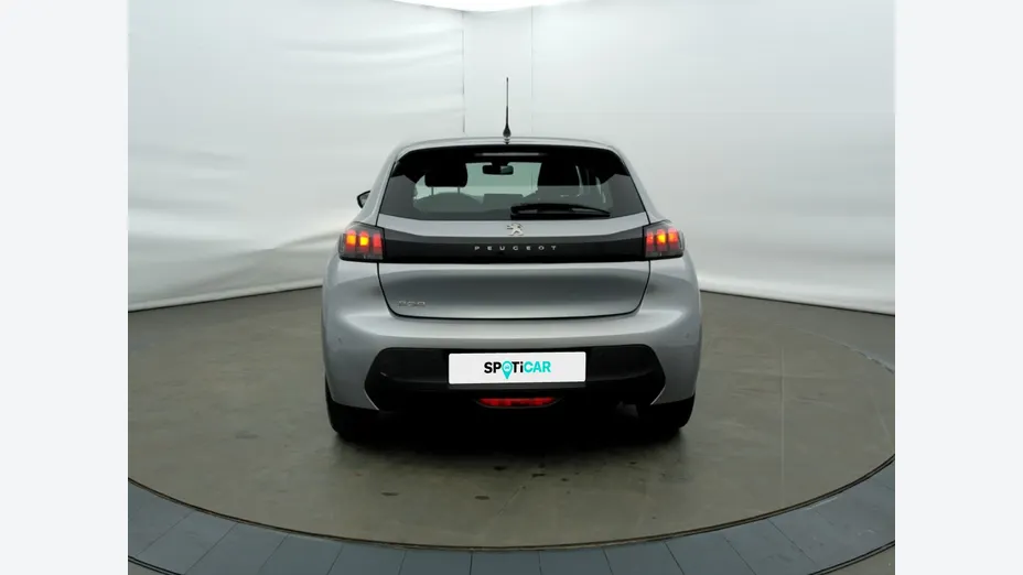 PEUGEOT 208 -