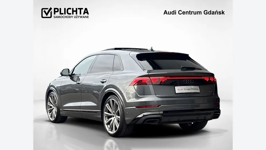 AUDI Q8 -