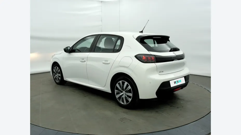 PEUGEOT 208 -