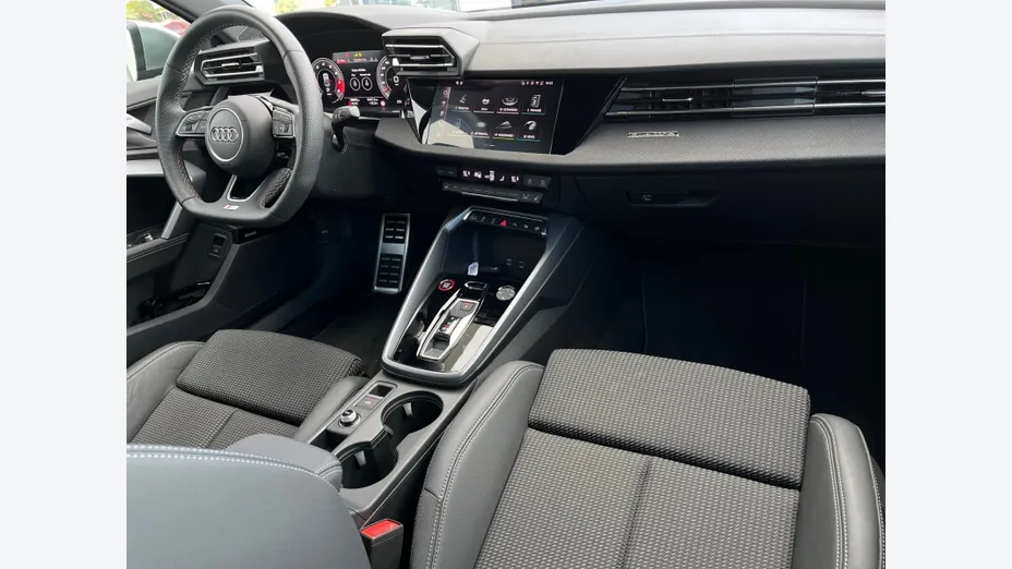 AUDI S3 -