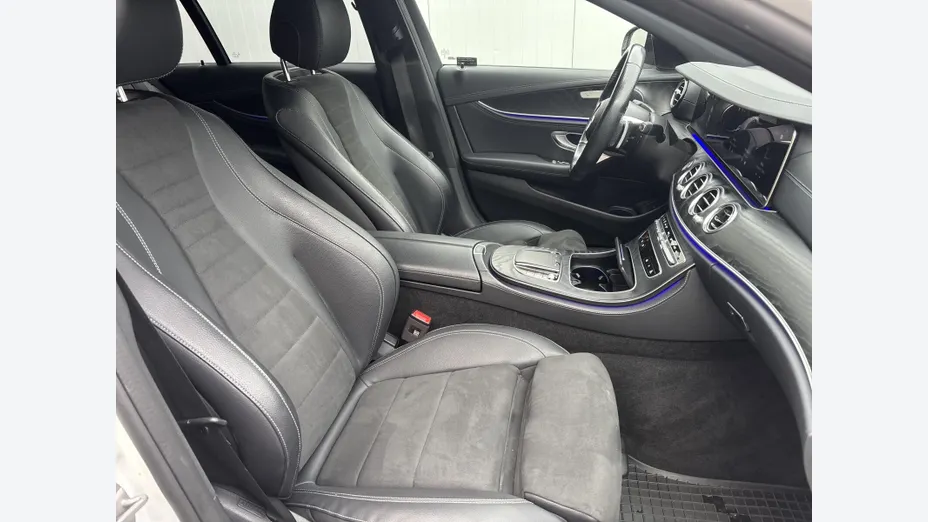 MERCEDES-BENZ E Klasa E 220 d 4-Matic AMG/Avantgarde