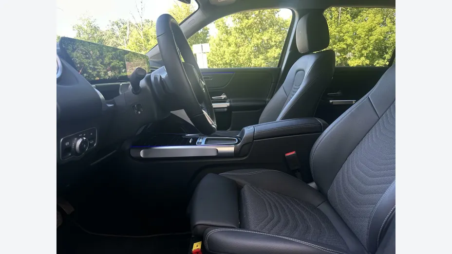 MERCEDES-BENZ GLB GLB 200 mHEV Progressive 7G-DCT