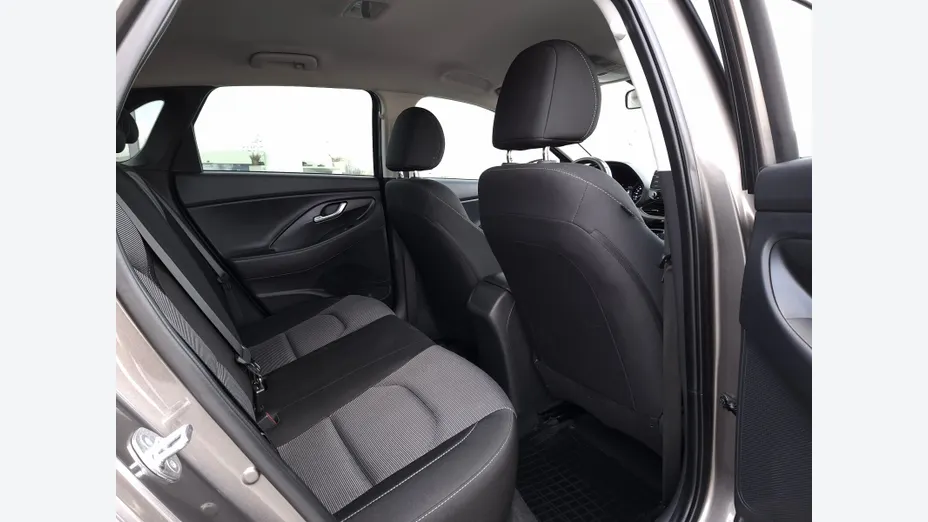 HYUNDAI i30 i30 1.0 T-GDI Modern