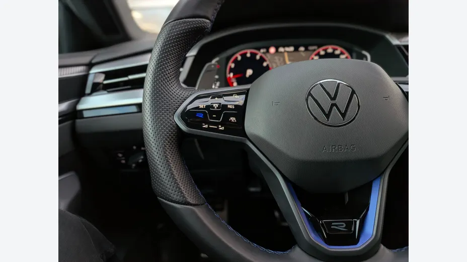 VOLKSWAGEN Arteon Arteon 2.0 TSI 4Motion R DSG