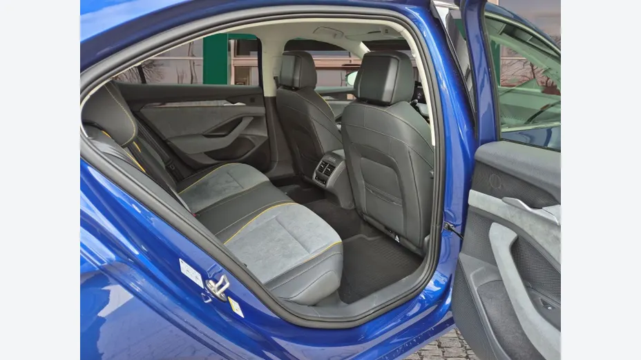SKODA Superb Superb 1.5 TSI Plug-in Hybrid Edition 130 DSG