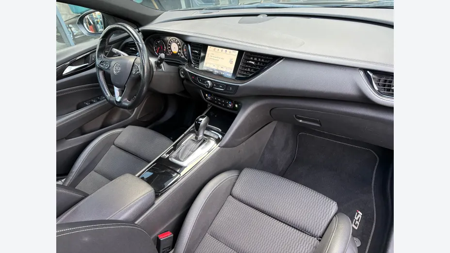 OPEL Insignia -