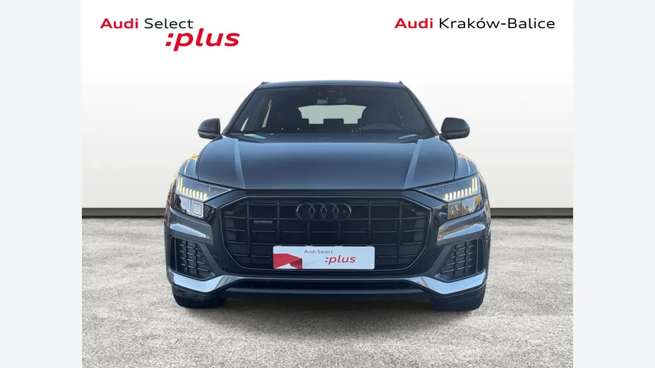 AUDI Q8 -