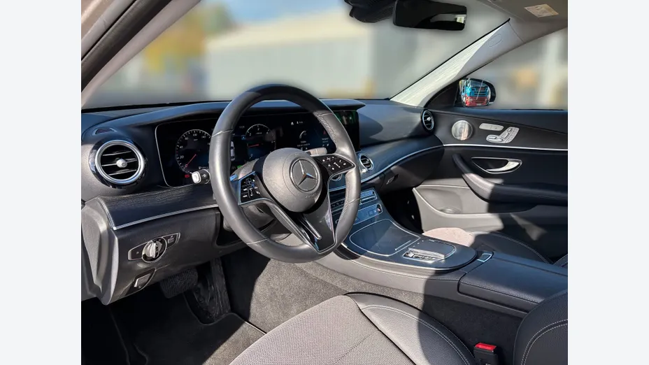 MERCEDES-BENZ E Klasa E 220 d 4-Matic AMG