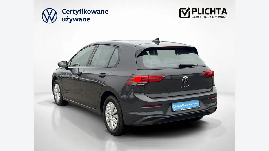VOLKSWAGEN Golf -