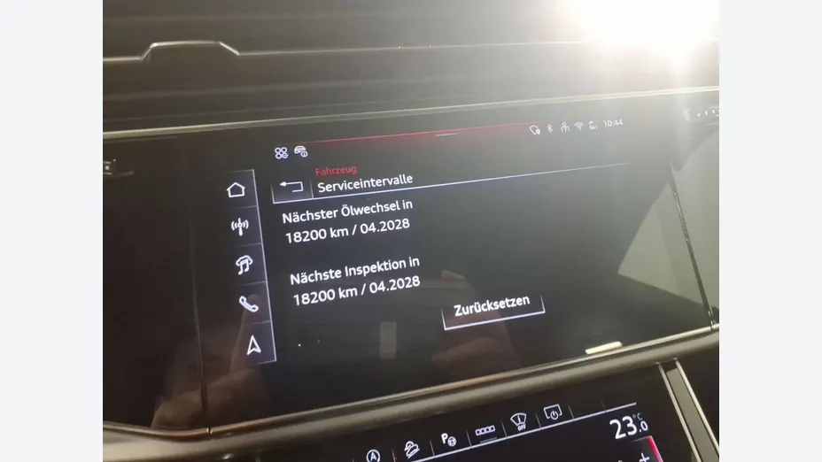AUDI Q8 -