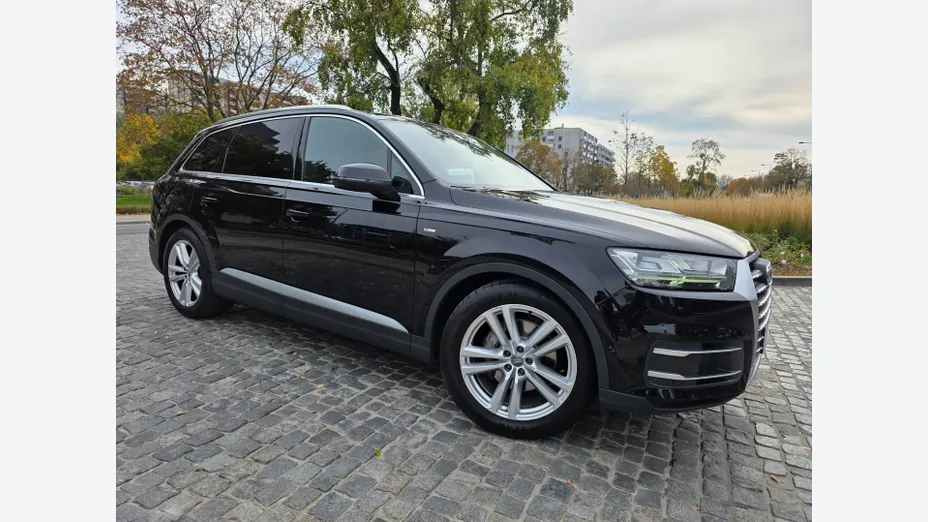 AUDI Q7 -