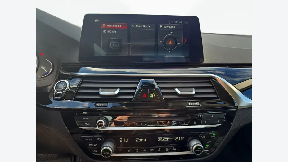 BMW Seria 5 520d xDrive Luxury Line sport-aut