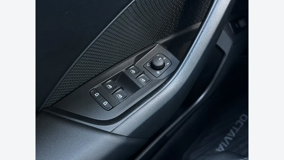 SKODA Octavia Octavia 1.5 TSI mHEV Selection DSG
