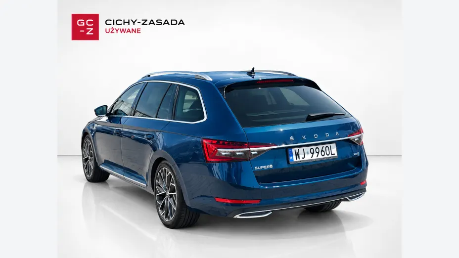 SKODA Superb -