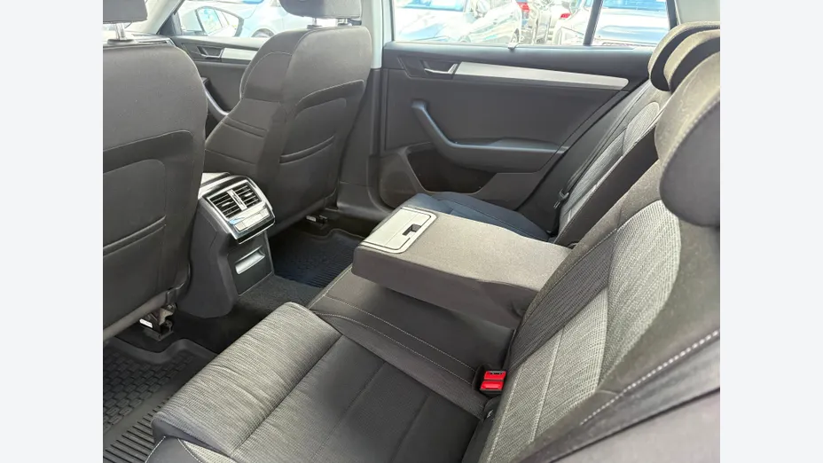 SKODA Superb Superb 2.0 TDI Ambition DSG