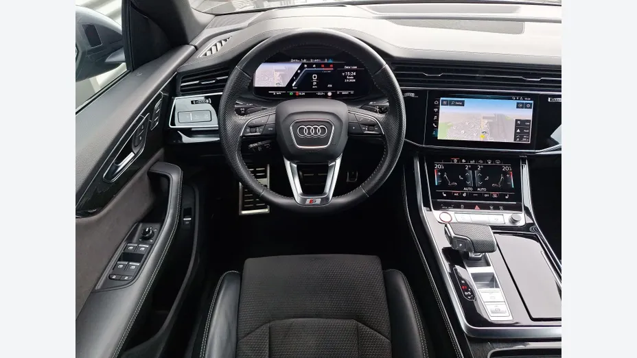 AUDI SQ8 -