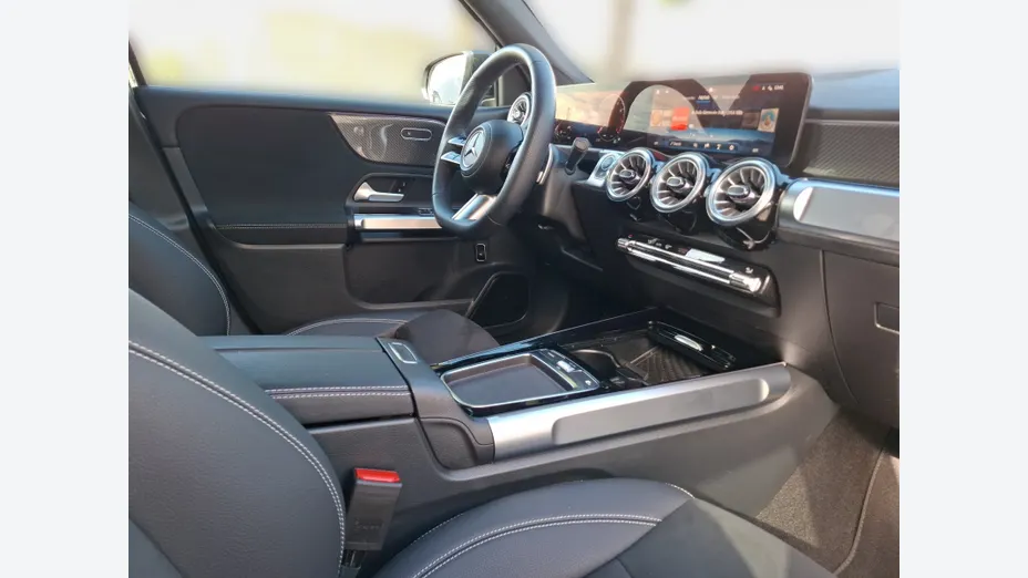 MERCEDES-BENZ GLB GLB 200 mHEV AMG Line 7G-DCT