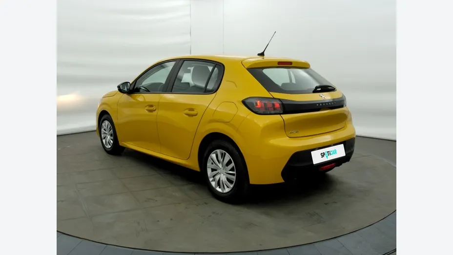 PEUGEOT 208 -