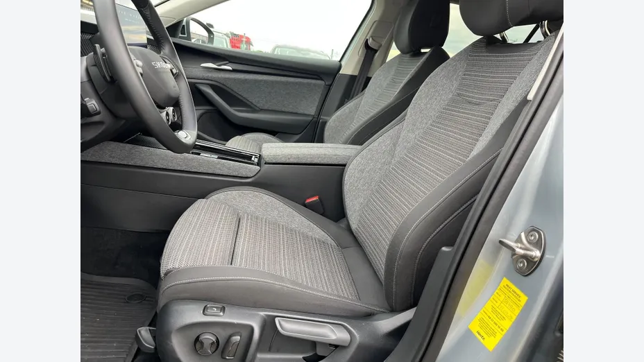 SKODA Superb Superb 2.0 TDI SCR Selection DSG
