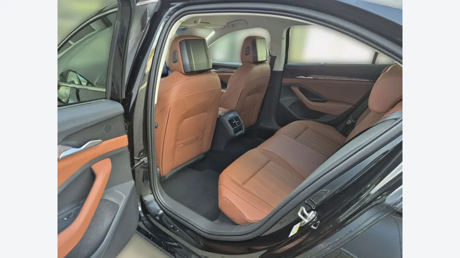 SKODA Superb -