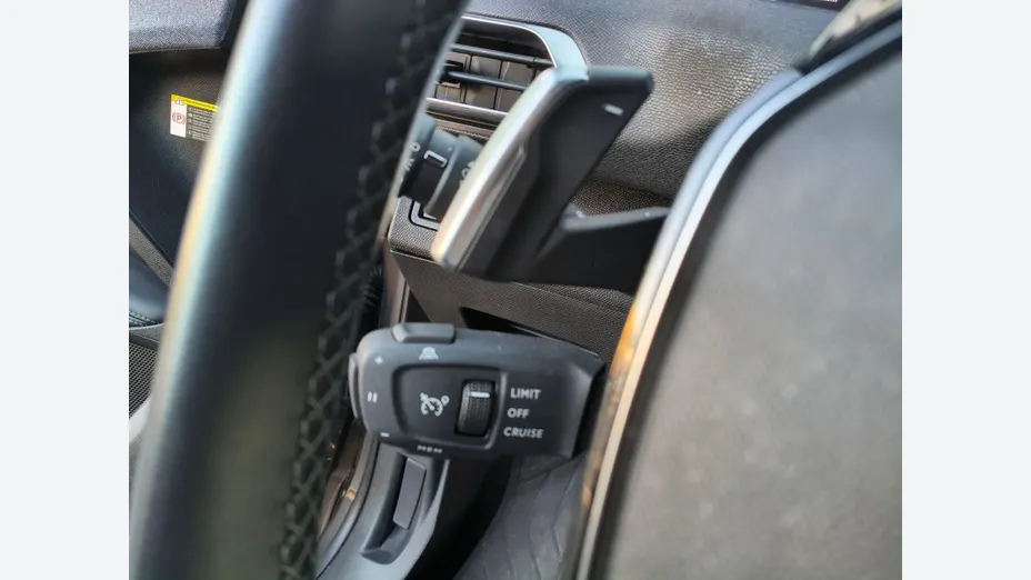 PEUGEOT 3008 3008 1.2 PureTech Allure S&S EAT8
