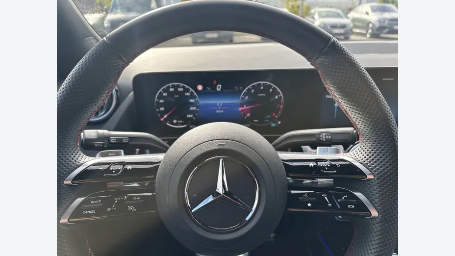 MERCEDES-BENZ GLA GLA 200 mHEV AMG Line 7G-DCT