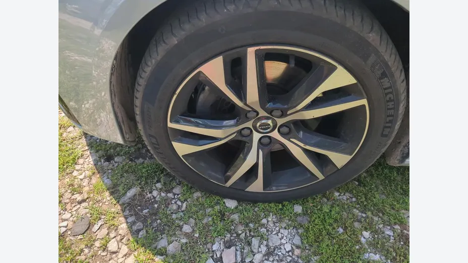 VOLVO V60 V60 B4 B Plus Dark aut