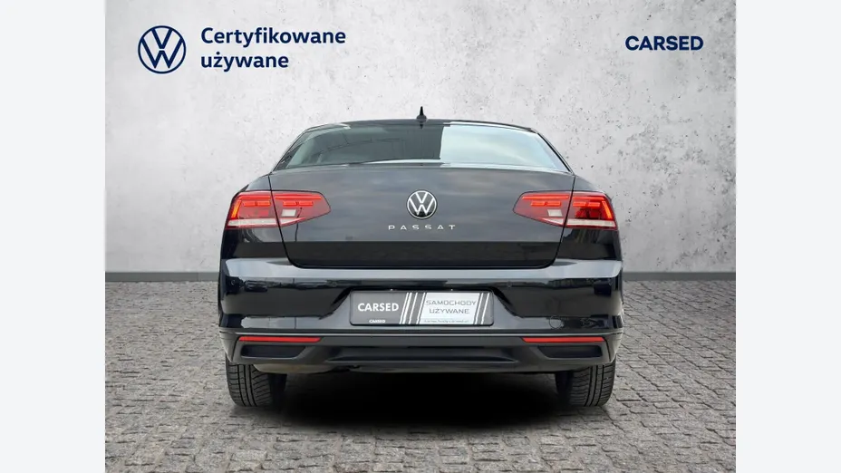 VOLKSWAGEN Passat -