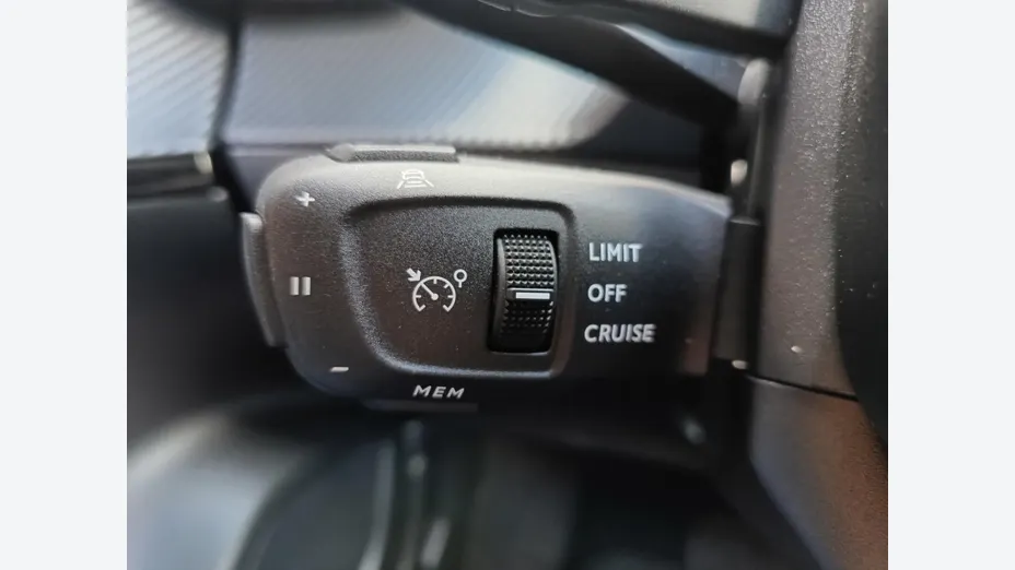 PEUGEOT 2008 2008 PureTech 130 Allure S&S EAT8