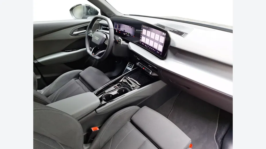 AUDI Q3 Q3 TFSI mHEV 110 kW S tronic