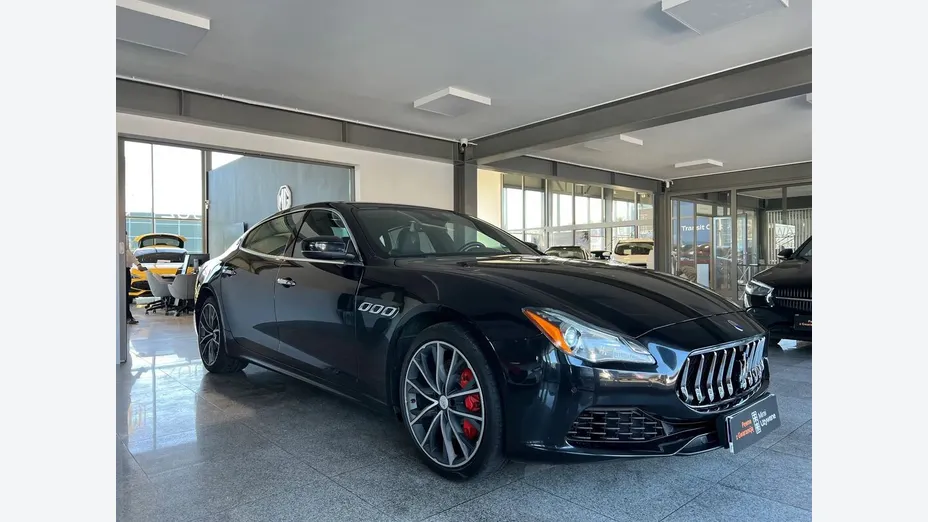 MASERATI Quattroporte -