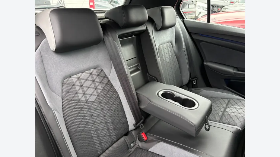 VOLKSWAGEN Golf Golf VIII 1.5 eTSI R-Line DSG