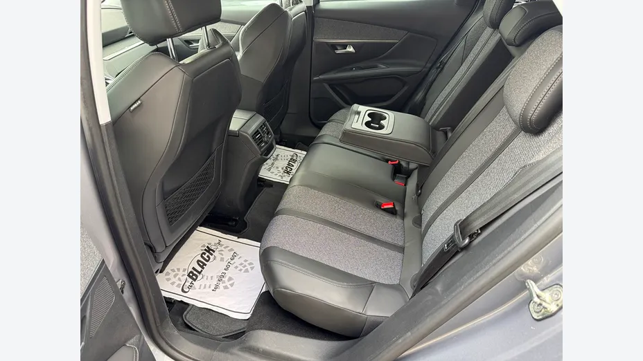 PEUGEOT 3008 -