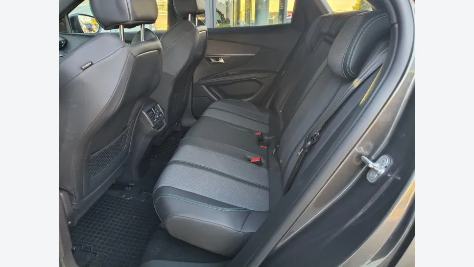 PEUGEOT 3008 3008 1.2 PureTech Allure S&S EAT8
