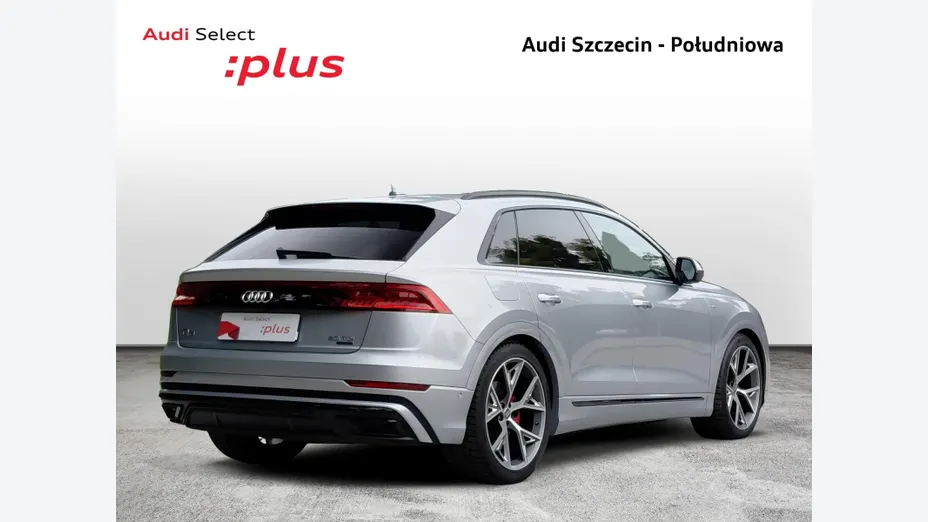 AUDI Q8 -