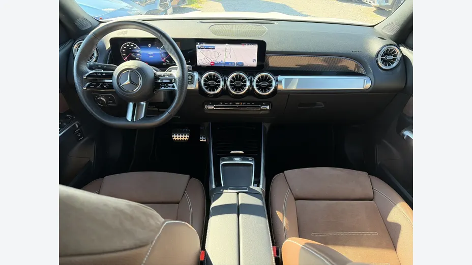MERCEDES-BENZ GLB GLB 200 mHEV AMG Line 7G-DCT