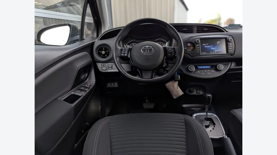 TOYOTA Yaris Yaris 1.5 Premium