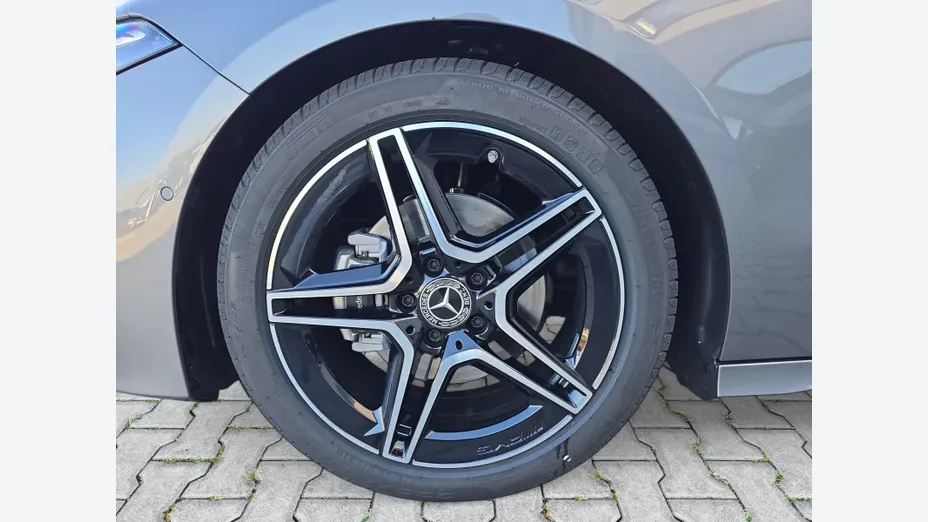 MERCEDES-BENZ A Klasa A 200 AMG Line 7G-DCT