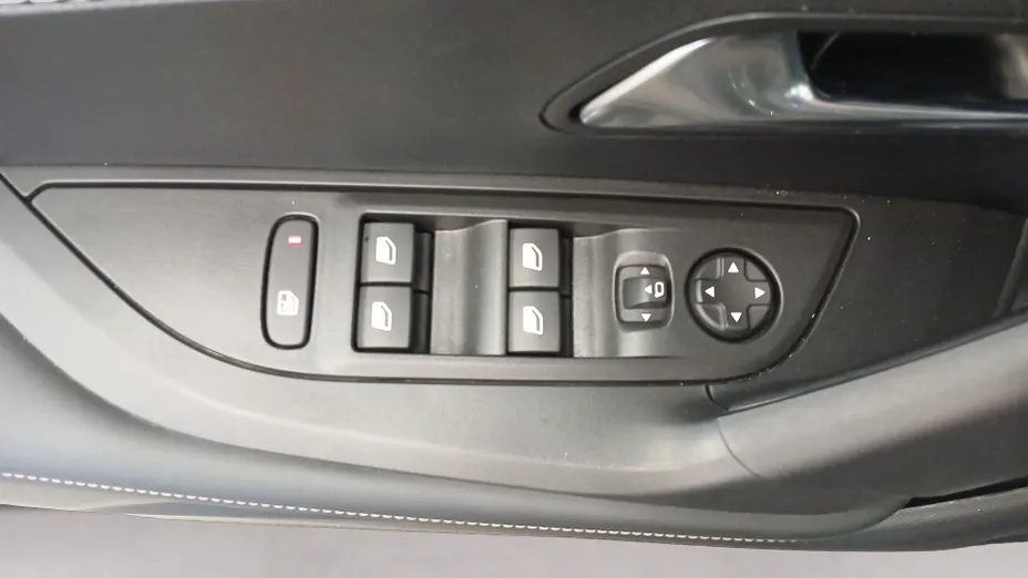 PEUGEOT 2008 -