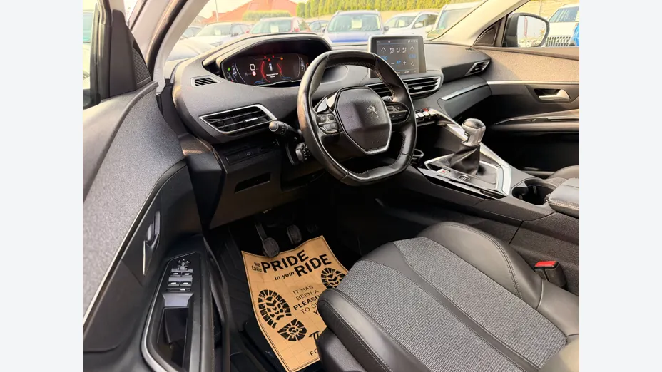 PEUGEOT 3008 -