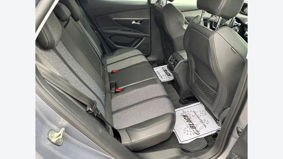 PEUGEOT 3008 -