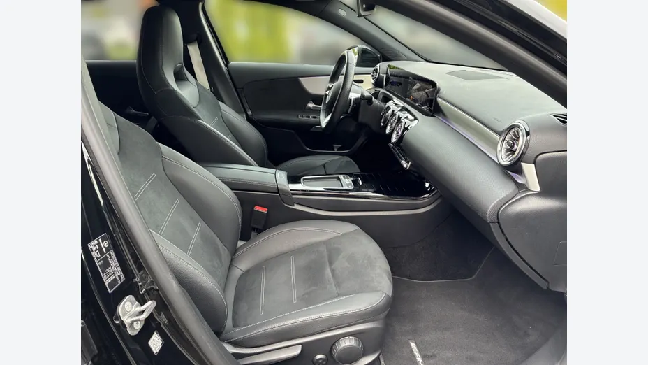 MERCEDES-BENZ A Klasa A 220 4-Matic AMG Line 8G-DCT