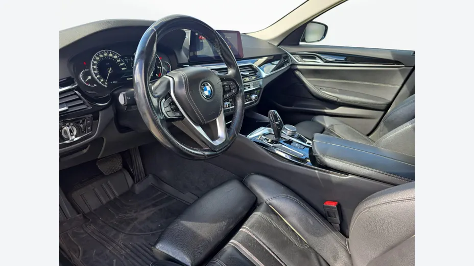 BMW Seria 5 520d xDrive Luxury Line sport-aut