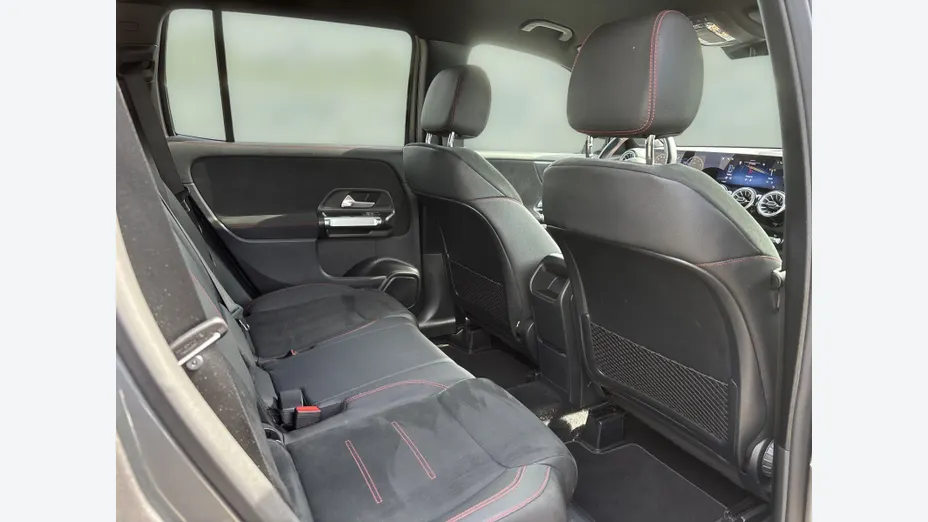 MERCEDES-BENZ GLB GLB 200 mHEV AMG Line 7G-DCT