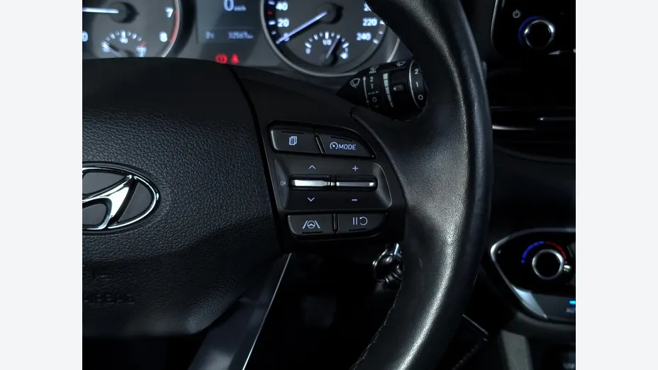 HYUNDAI i30 i30 1.0 T-GDI Smart