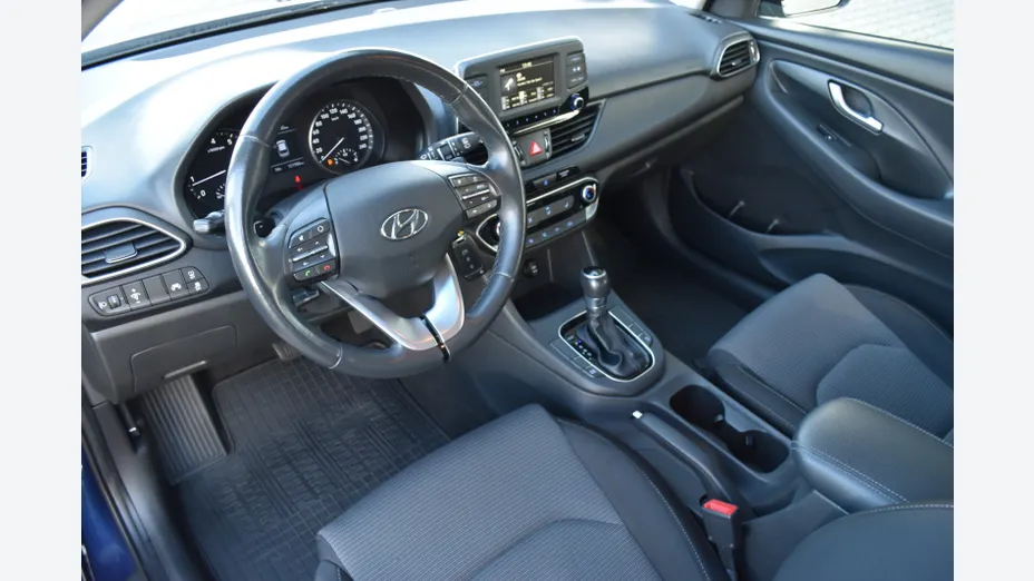 HYUNDAI i30 i30 1.4 T-GDI Classic + DCT
