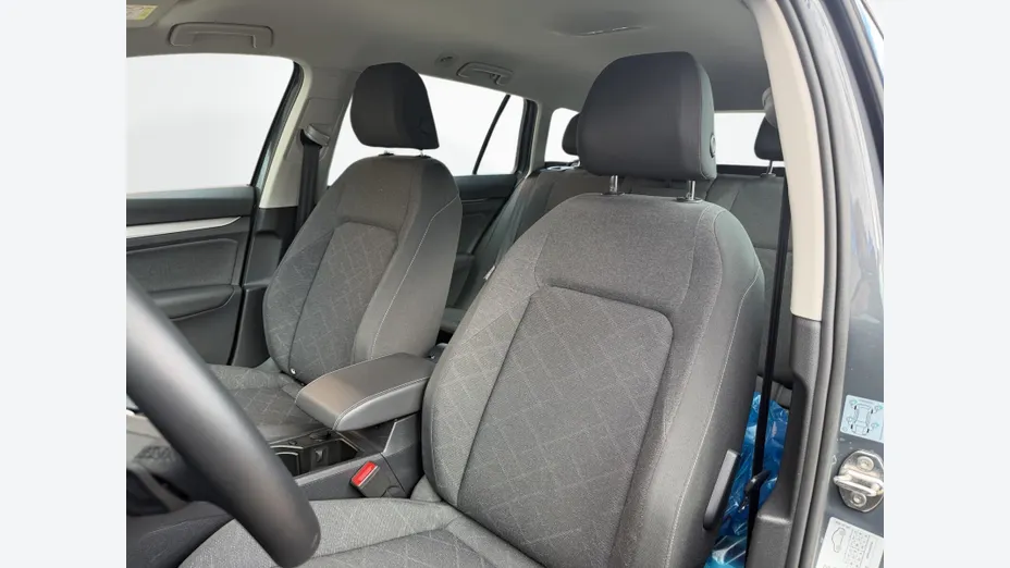 VOLKSWAGEN Golf Golf VIII 1.5 eTSI Life DSG