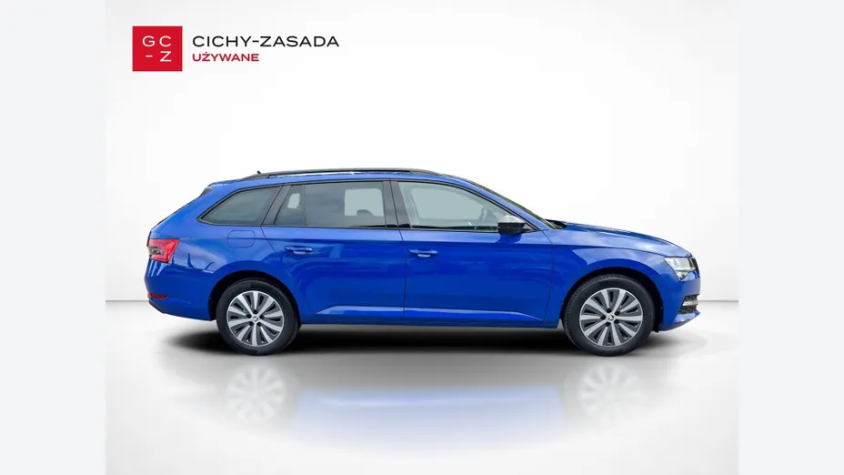 SKODA Superb -