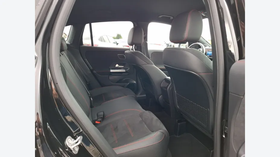 MERCEDES-BENZ GLA GLA 220 d 4-Matic AMG Line 8G-DCT