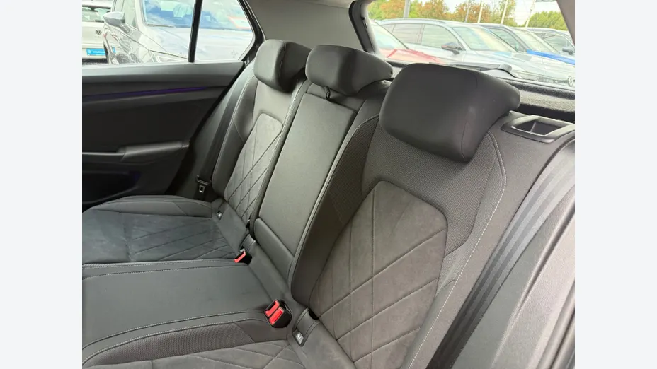 VOLKSWAGEN Golf Golf VIII 1.5 eTSI EVO Style DSG